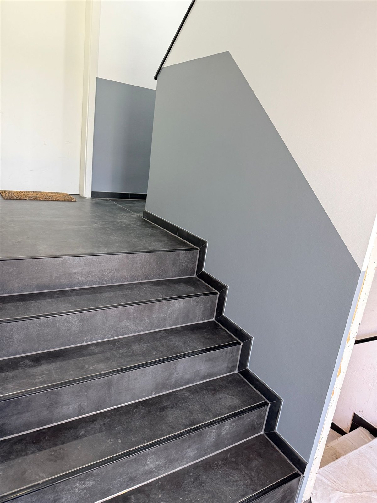 Fertiges Treppenhaus, Detailansicht der neuen Stufen