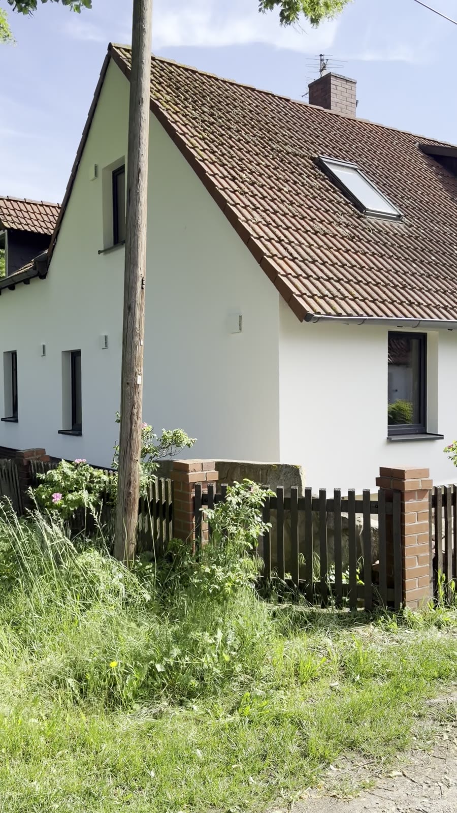 Energetische Haussanierung in Ronnenberg: das fertig gedämmte und verputzte Haus