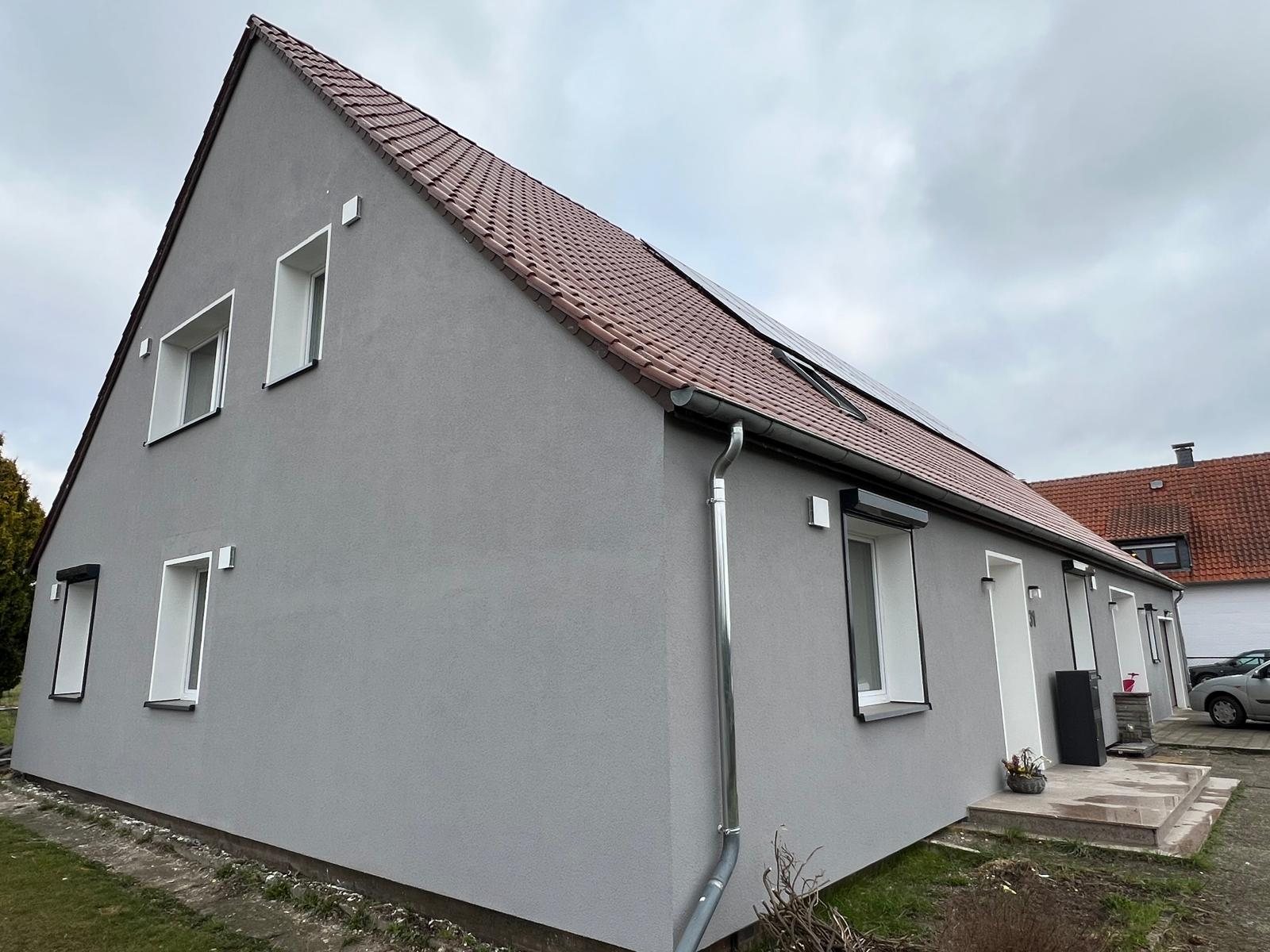 Saniertes Haus in Hannover-Kleefeld mit gedämmter Fassade und Photovoltaikanlage