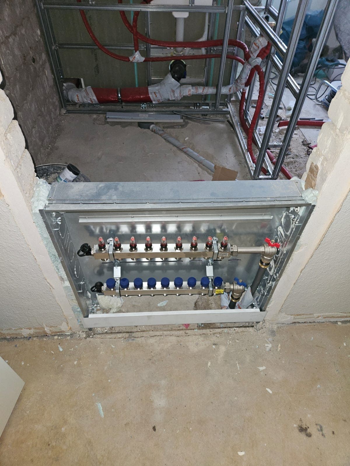 Rohinstallation: Verteiler für Heizung und Sanitär