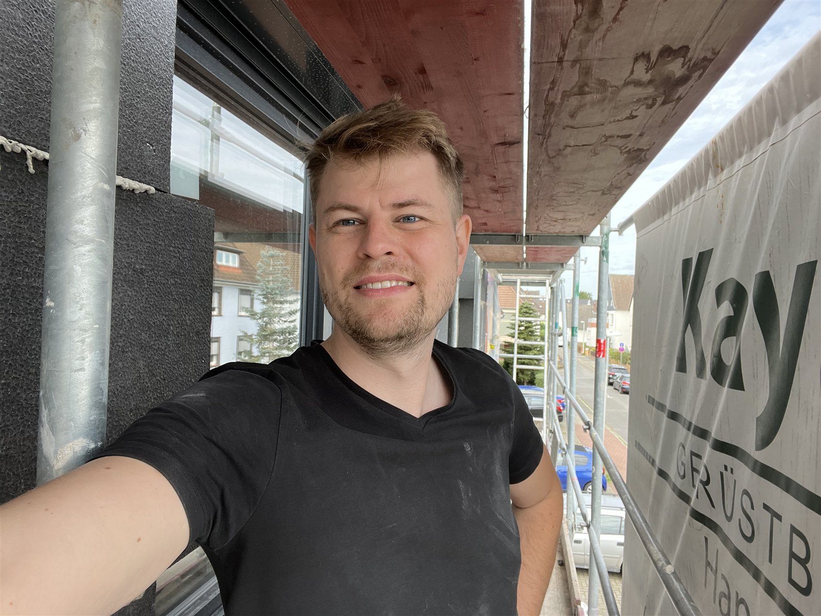 Nils Munzert bei der Bestandsaufnahme auf einer Sanierungsbaustelle in Hannover
